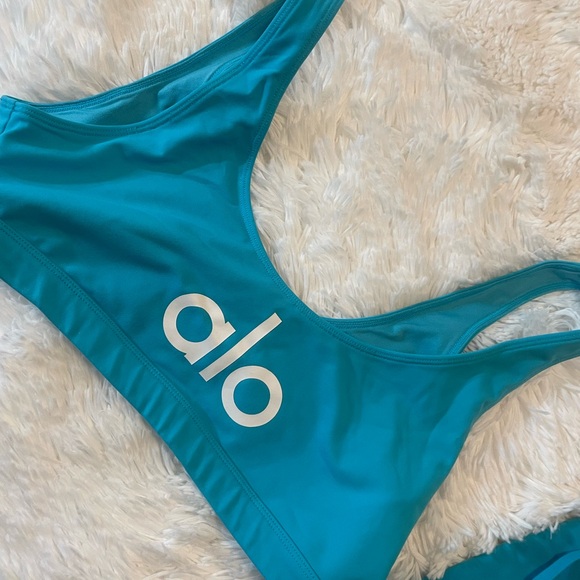 Women’s, 2 piece sports bra & leggings set - Picture 8 of 10